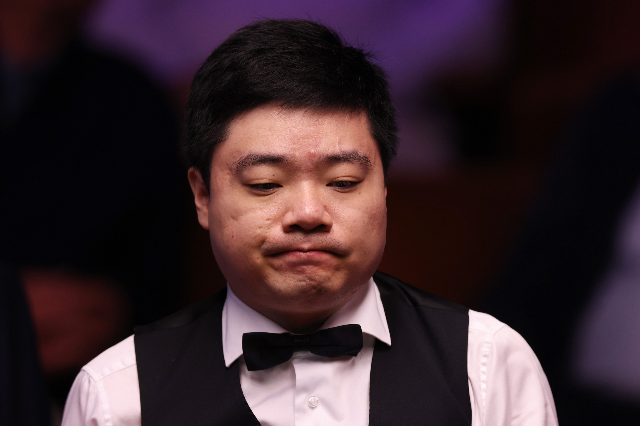 员之间的默 员之间的默